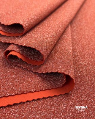 Tessuto a maglia doppia da 230 gsm con nylon riciclato e finitura metallizzata per estate e autunno