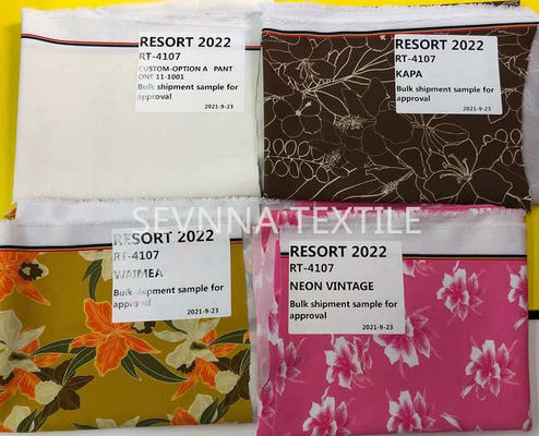 Il tessuto riciclato resistente dello Swimwear della pillola per il laboratorio di colore immerge il colpo stampato Digital Offs
