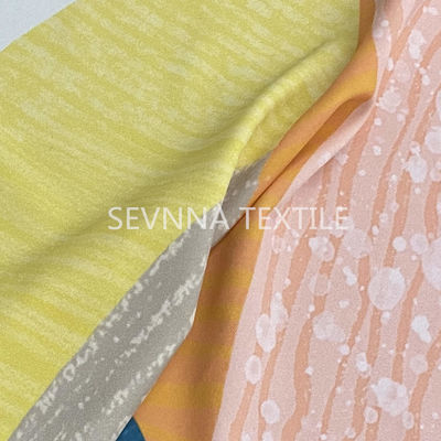 210gsm ha riciclato il tessuto che dello Swimwear le donne uv del tratto della protezione tirano la biancheria intima in secco