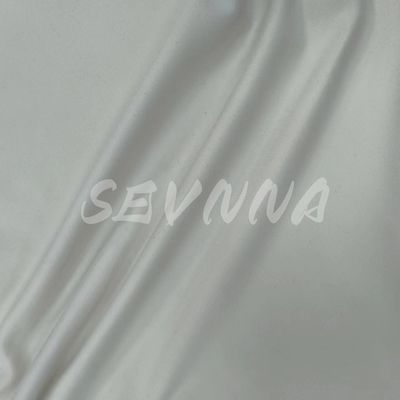 Tessuto da reggiseno sportivo a livello di supporto medio/alto con modello imbottito e fibra di nylon riciclata