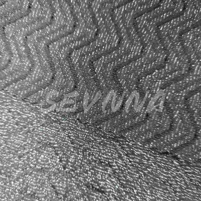 Indumenti da ginnastica in nylon riciclati