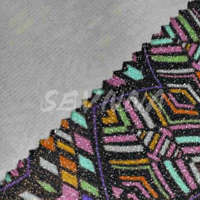 Trova il tessuto perfetto per la fabbricazione dei vestiti