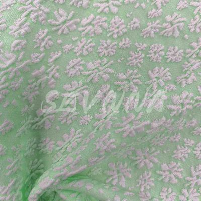 Stoffa di nylon riciclato eco-friendly con costruzione a strisce per abbigliamento sostenibile 120cm
