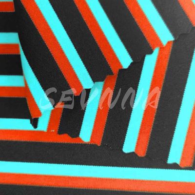 Resistente agli odori 155cm Stretchable Yoga Wear Fabric Custom Stampato con 4-Way Stretch