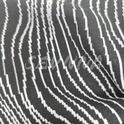 Restate comodi e eleganti con la nostra selezione di tessuti da yoga