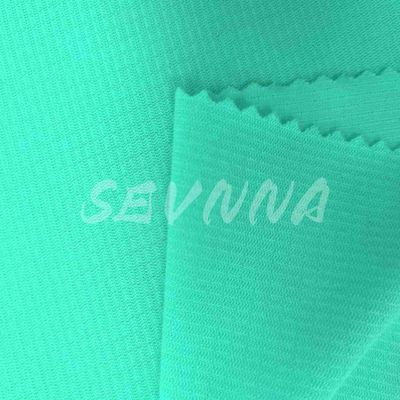 Tessuti di poliestere riciclati: la scelta ecocompatibile per una produzione di moda sostenibile