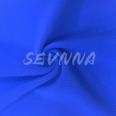 Materiale di nylon riciclato di larghezza 155 cm per abbigliamento sostenibile e versatile