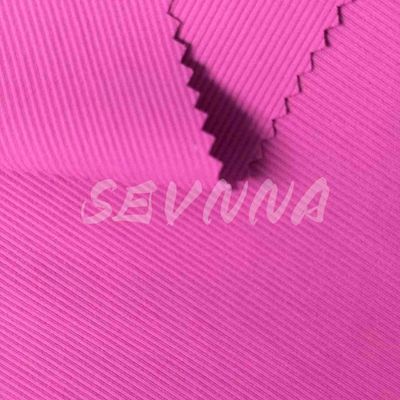 Versatilità e durata del nostro tessuto per yoga traspirante