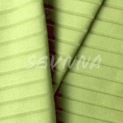 Innovativo tessuto di licra riciclato per abbigliamento ad alte prestazioni