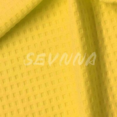 Stoffa da reggiseno sportivo da 180 g, traspirante e estensibile, in 80% poliestere, 20% spandex.