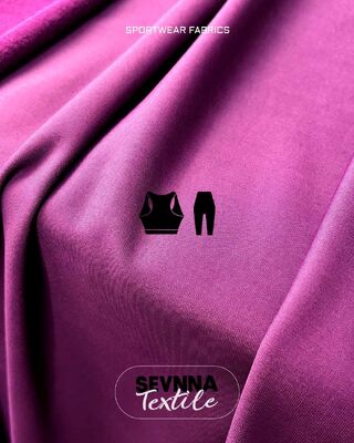 Tissu a maglia resistente e traspirante, progettato per fornire comfort flessibile e gestione dell'umidità negli abiti sportivi
