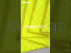 Vai verde con tessuti di poliestere riciclato La scelta sostenibile e durevole per la tua linea di moda